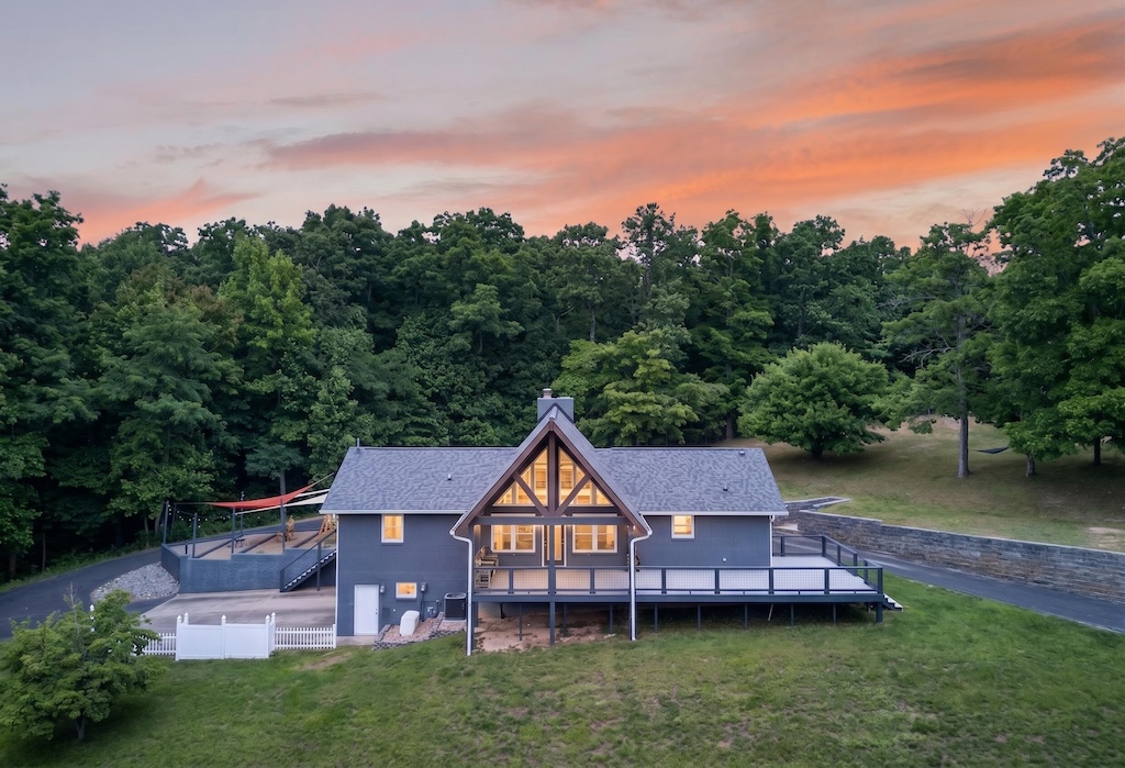 97 Whippoorwill Lane, Fairview, NC 28730